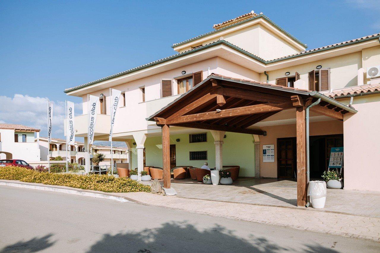 Baia Delle Mimose Aparthotel Badesi Ngoại thất bức ảnh
