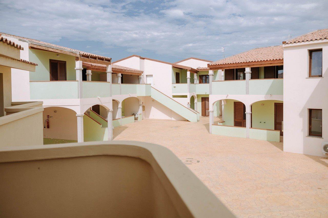 Baia Delle Mimose Aparthotel Badesi Ngoại thất bức ảnh