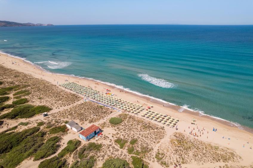 Baia Delle Mimose Aparthotel Badesi Ngoại thất bức ảnh